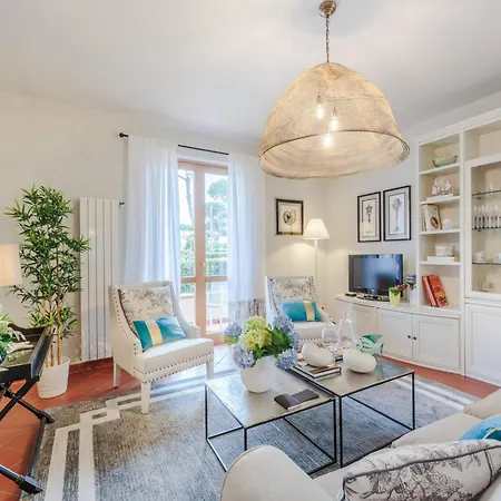 Villa In Marina Near The