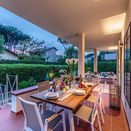 Villa In Marina Near The