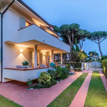 Villa In Marina Near The *