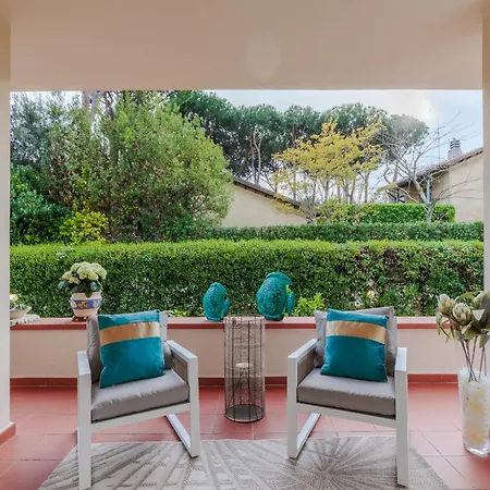 Villa In Marina Near The Marina di Pietrasanta